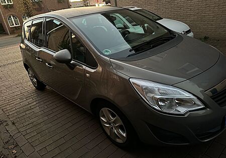 Opel Meriva zu verkaufen. Tüv Neu