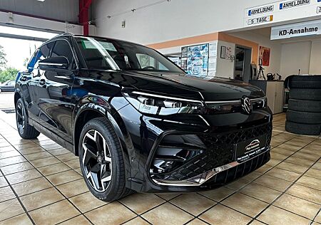VW Tiguan Volkswagen 2.0 TDI R-Line PANO KEYLESS AHK CAM
