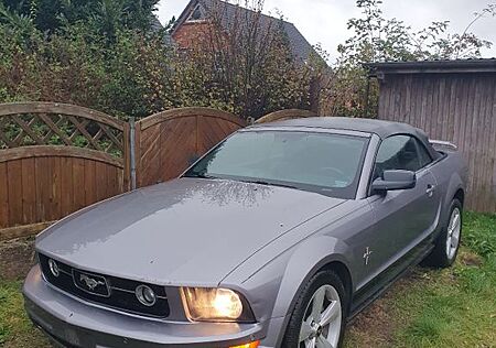 Ford Mustang V6 Cabrio