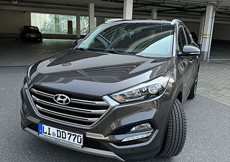 Hyundai Tucson 1. Hand Tüv 03/26