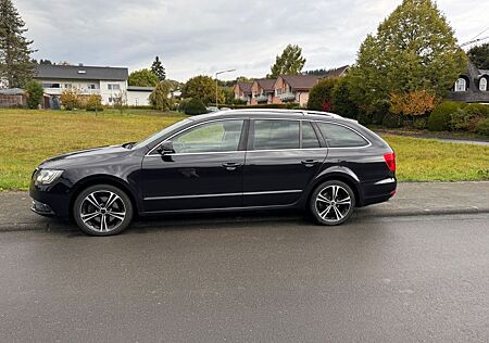 Skoda Superb , 8 Fach bereift, Elegance