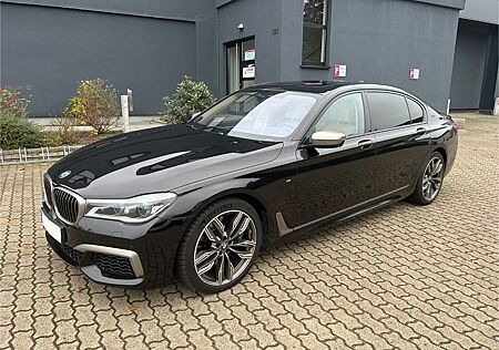 BMW 760 M760 Li / VOLL / SCHECKHEFT / B&W / SKY / M PERF