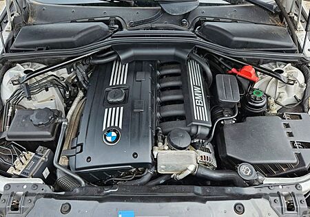 BMW 523i touring -