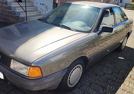 Audi 80 aus 1. Hand, Scheckheft und Garagenwagen