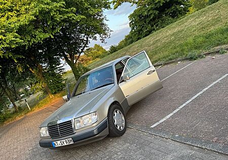 Mercedes-Benz E 260