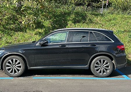 Mercedes-Benz GLC 250 4MATIC AMG Line Autom. AMG Line