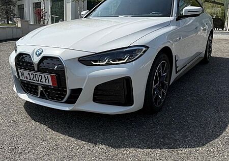 BMW i4 eDrive35 -
