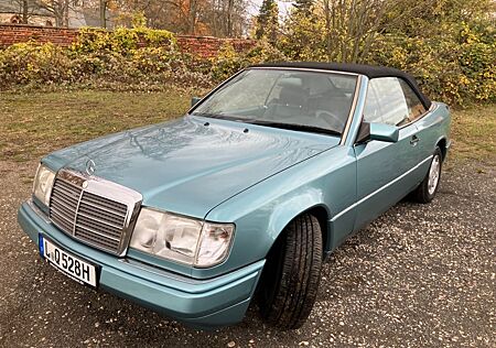 Mercedes-Benz CE 300 Cabrio mit H-Zulassung