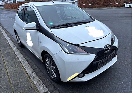 Toyota Aygo (X) Aygo (X) 1,0-l-VVT-i Xcode Klima RFK