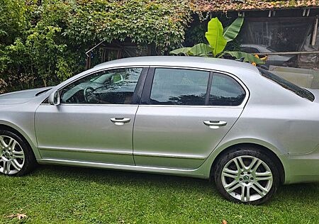 Skoda Superb 3.6 V6 DSG 4x4 Elegance mit AHK