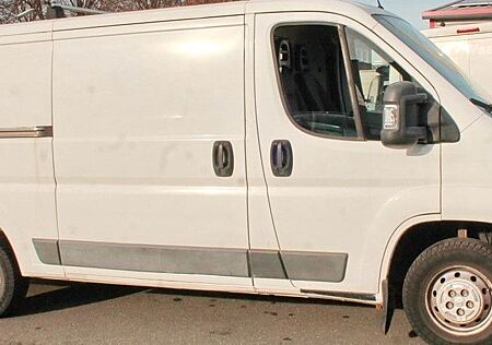 Peugeot Boxer Diesel mit Standheizung und nur 138 TKM