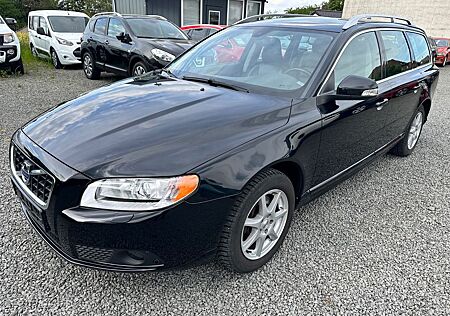 Volvo V70 Kombi Summum KLIMA*LEDER*Scheckheft Gepfl.
