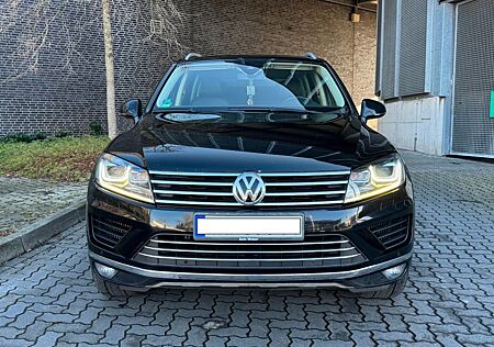 VW Touareg Volkswagen 3.0 V6 TDI SCR 150kW Tiptr Exclusive...