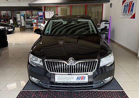 Skoda Superb 2.0 TDI DSG Combi*S-HEFT*NAVI*AHK*LED-XEN