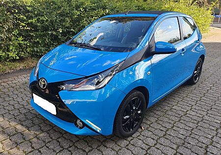 Toyota Aygo (X) Aygo (X)*Pano-ALU-Kamera-Klima-TÜV NEU