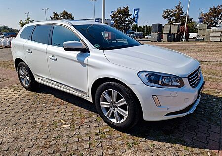Volvo XC 60 XC60 D4 Summum Schiebedach Kamera Leder Navi