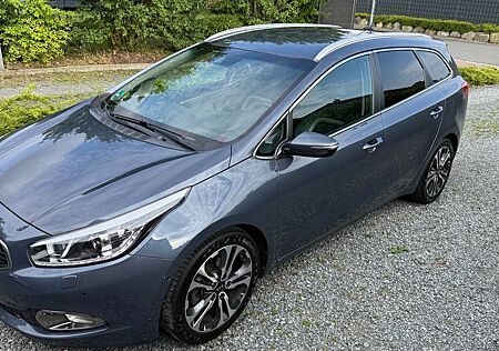 Kia Cee'd Sportswagon Ceed SW 1.6 CRDi Spirit | Vollaustattung | 2013