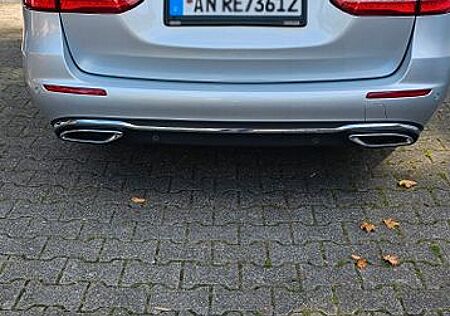 Mercedes-Benz 220 220d