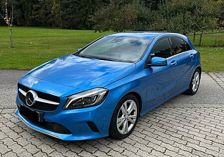 Mercedes-Benz A 180 gebraucht kaufen Mercedes-Benz A 180 AMG Line AMG Line