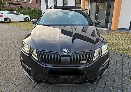 Skoda Octavia RS 2.0TDI Pano Kamera Keyless Go/Entry
