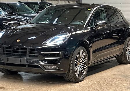 Porsche Macan Turbo mit Performance Paket