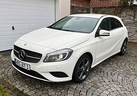 Mercedes-Benz A 180 BlueEFFICIENCY Style Bi-Xenon Navi PDC