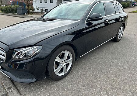 Mercedes-Benz E 200 T Autom. - wenig Km - Avantgarde