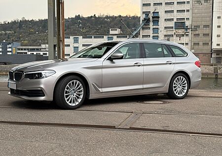 BMW 530i Touring H/K Standh ACC HUD Pano AHK Scheckh