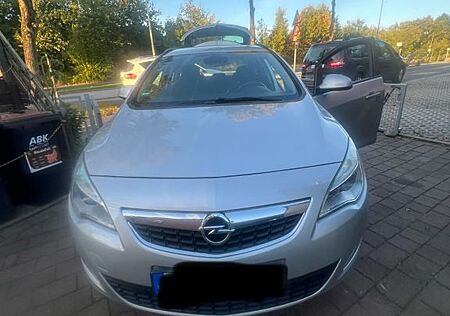 Opel Astra Sports T. 1.7 CDTI