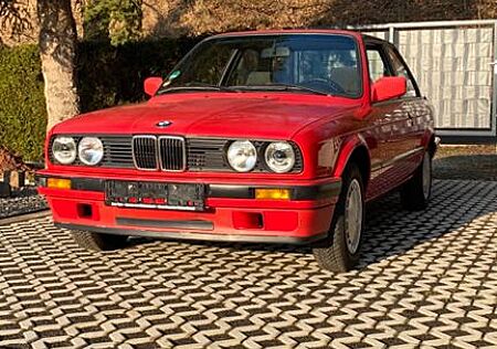 BMW 316 i Coupé E30 -Brillantrot-