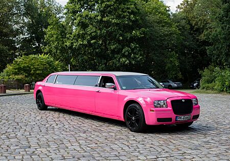 Chrysler 300C gebraucht kaufen Chrysler 300C Stretchlimousine Glitzerpink