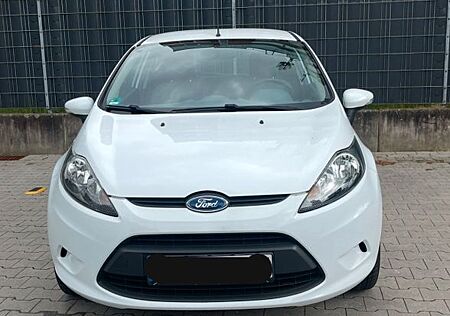 Ford Fiesta 1,25 60kW Trend nur 70000 km neue Reifen