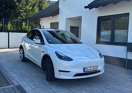 Tesla Model Y Long Range Dual Motor AWD Long Range