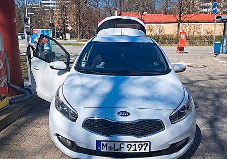 Kia Cee'd / Ceed 1.4 CVVT Vision Vision