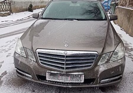 Mercedes-Benz E 220 CDI T BlueEFFICIENCY -