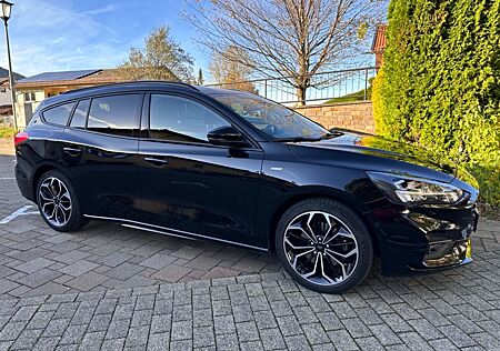 Ford Focus 1,5EcoBoost 182PS ST-Line Turnier