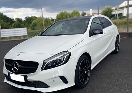 Mercedes-Benz A 180 AMG-Felgen, NIGHTPAKET, PANO, STANDHEIZUNG