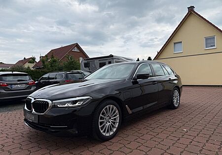 BMW 530e xDrive Touring H&K Pano CAM Leder HuD
