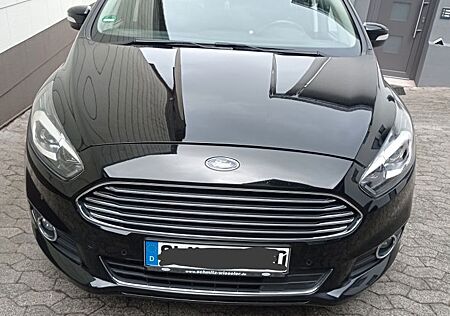 Ford S-Max 2,0TDCi Bi-Turbo 154kW Titanium PShift...