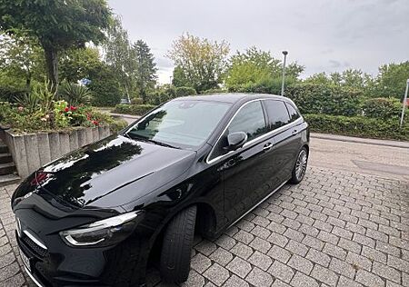 Mercedes-Benz B 200 DCT - AMG Line Premium Plus