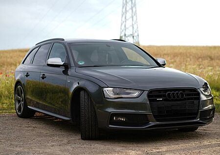 Audi A4 B8 2.0 TDI quattro S line Avant
