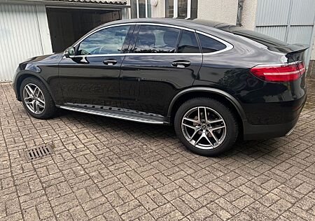 Mercedes-Benz GLC 300 4MATIC AMG Line Coupé Autom. AMG Line