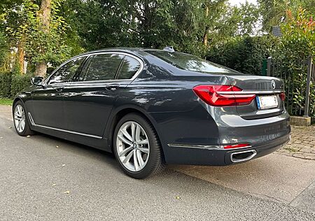 BMW 730 gebraucht kaufen BMW 730Ld xDrive - Vollausstattung /Executive Lounge