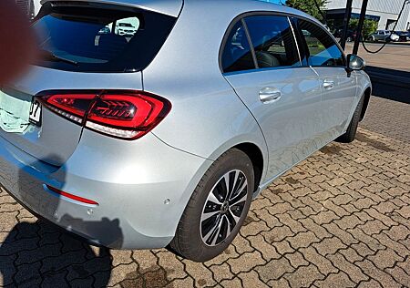 Mercedes-Benz A 180 d GSD gepfl., Gar. Tüv neu