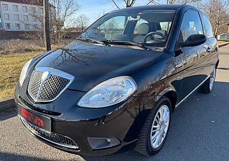 Lancia Ypsilon 1.4 8V Oro TÜV NEU