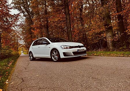 VW Golf Volkswagen 2.0 GTI Performance Keyless Nav Pan Remus