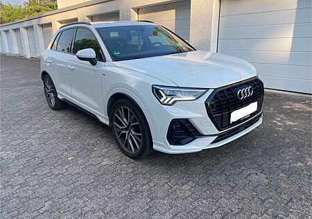 Audi Q3 35 TFSI SS line