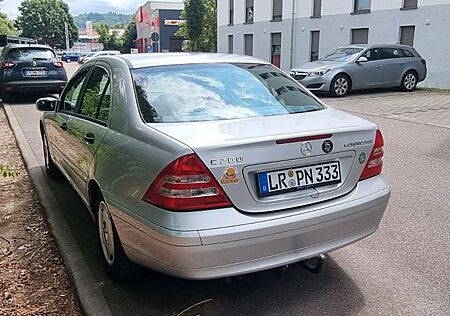 Mercedes-Benz 200