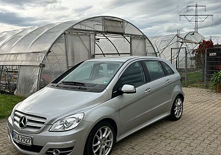 Mercedes-Benz B 180 BlueEFFICIENCY -