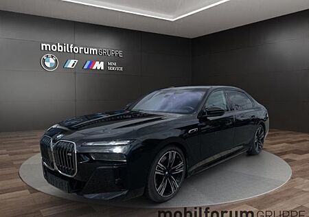 BMW M760 e xDrive M-Sport Lounge Sitze B&W FondEnter